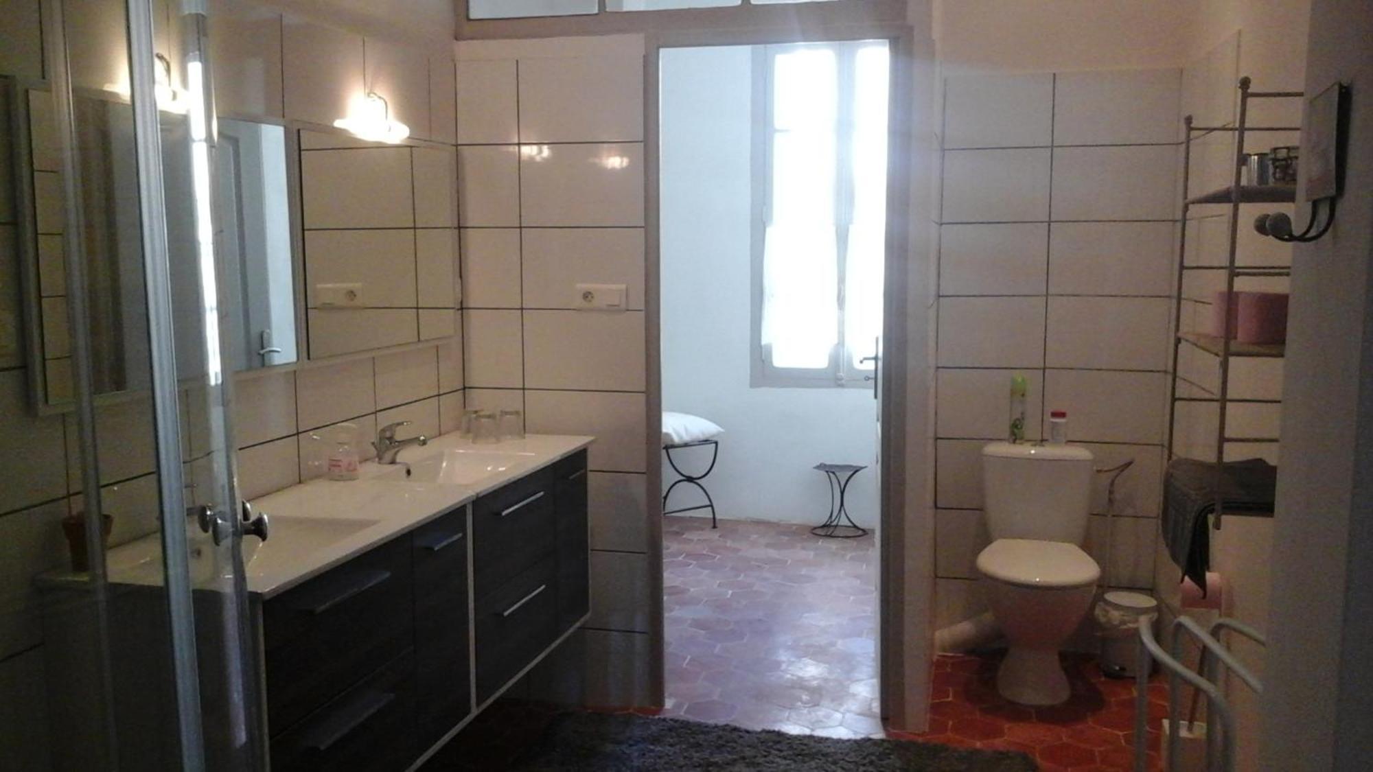 Le Presbytere Bed & Breakfast Rivesaltes Ruang foto