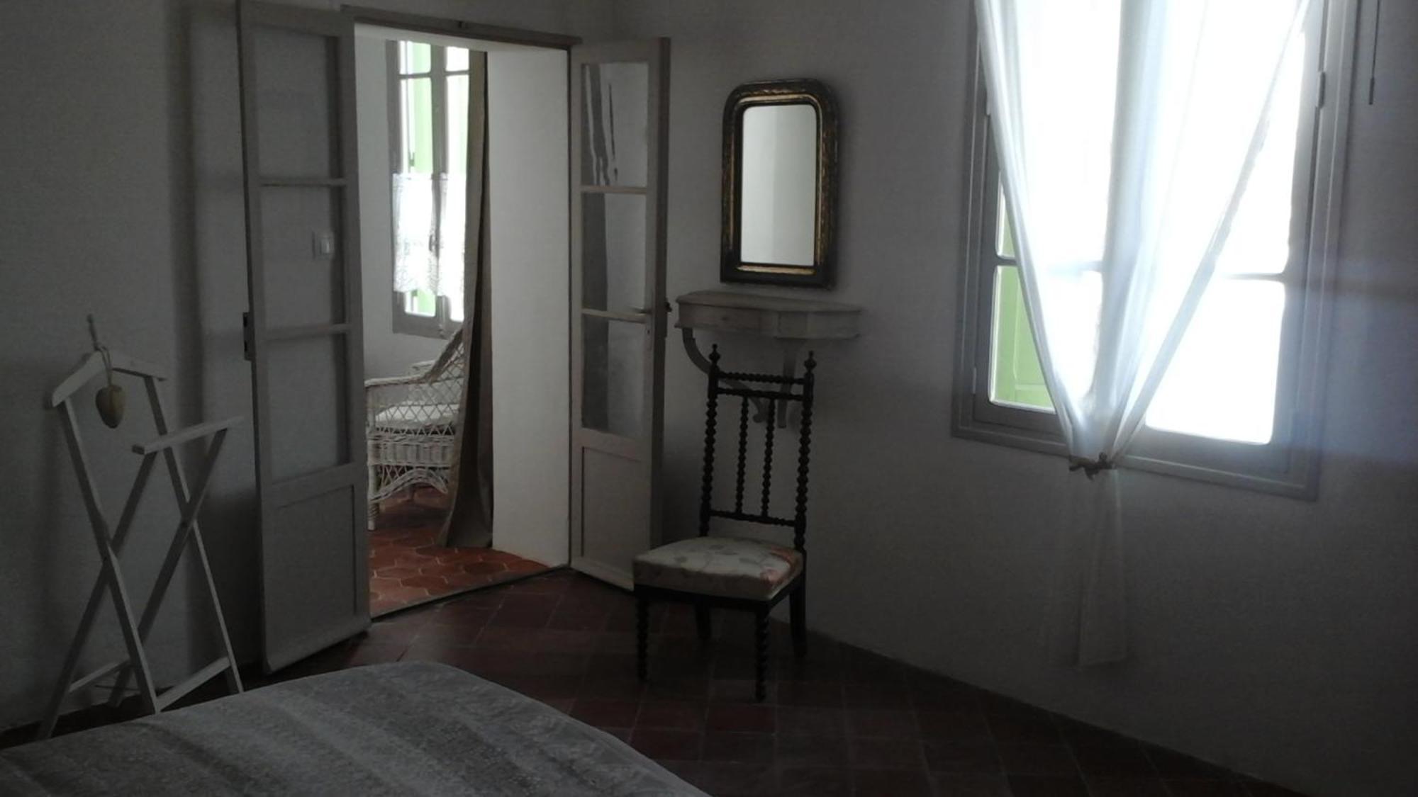 Le Presbytere Bed & Breakfast Rivesaltes Ruang foto