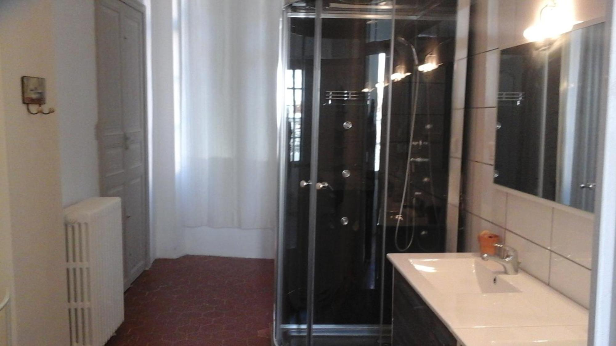 Le Presbytere Bed & Breakfast Rivesaltes Ruang foto