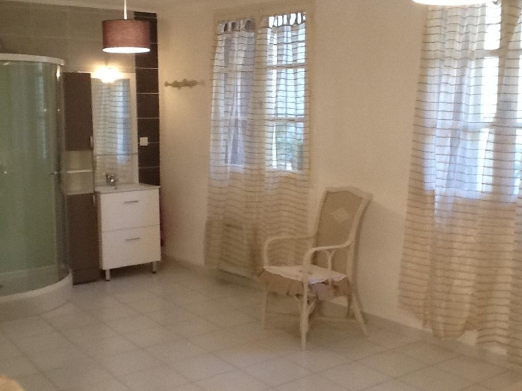 Le Presbytere Bed & Breakfast Rivesaltes Ruang foto