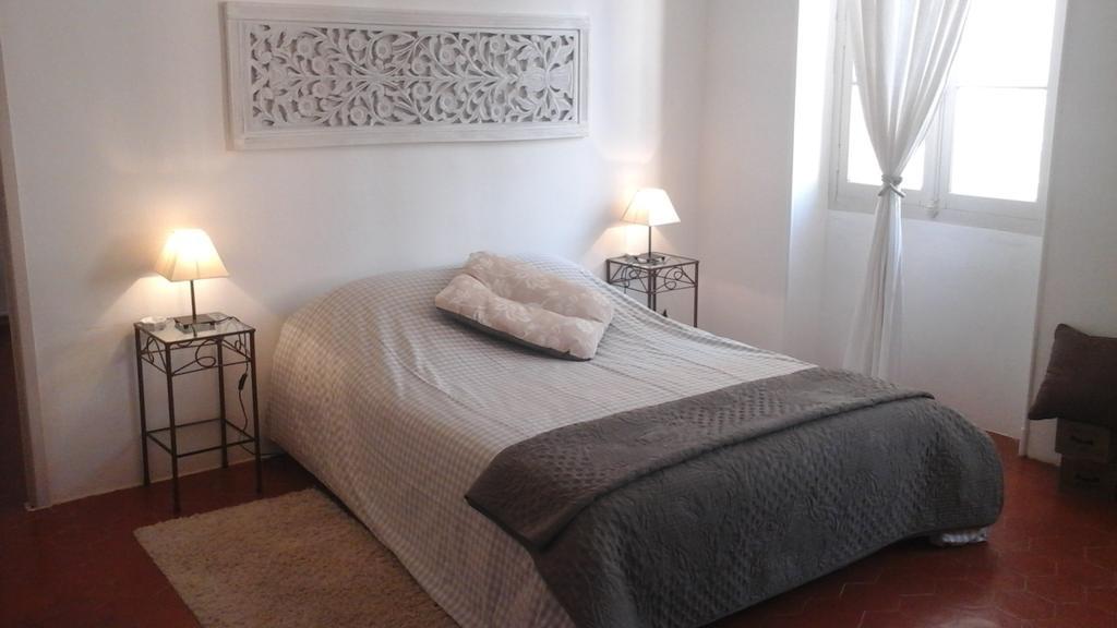 Le Presbytere Bed & Breakfast Rivesaltes Bagian luar foto